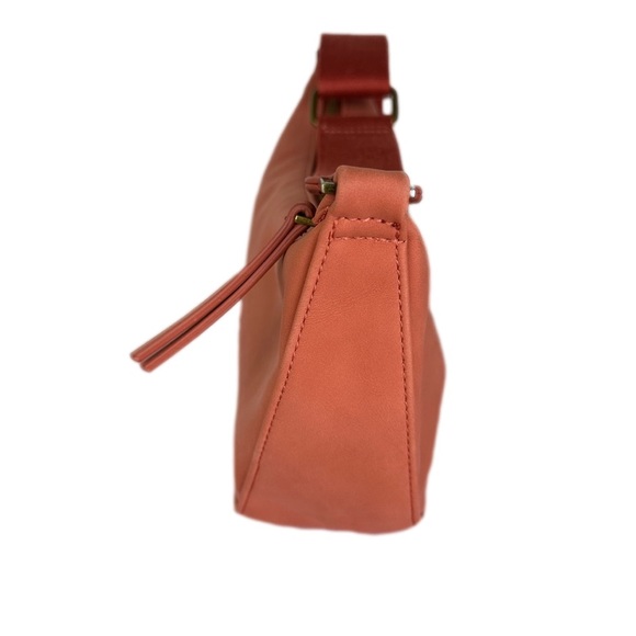 Universal Thread Purse - Picture 4 of 5